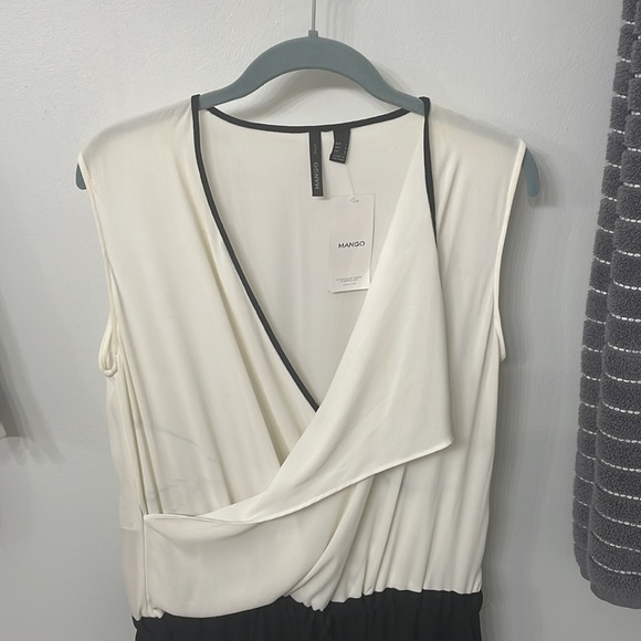 New black and white jumpsuit - Picture 2 of 6